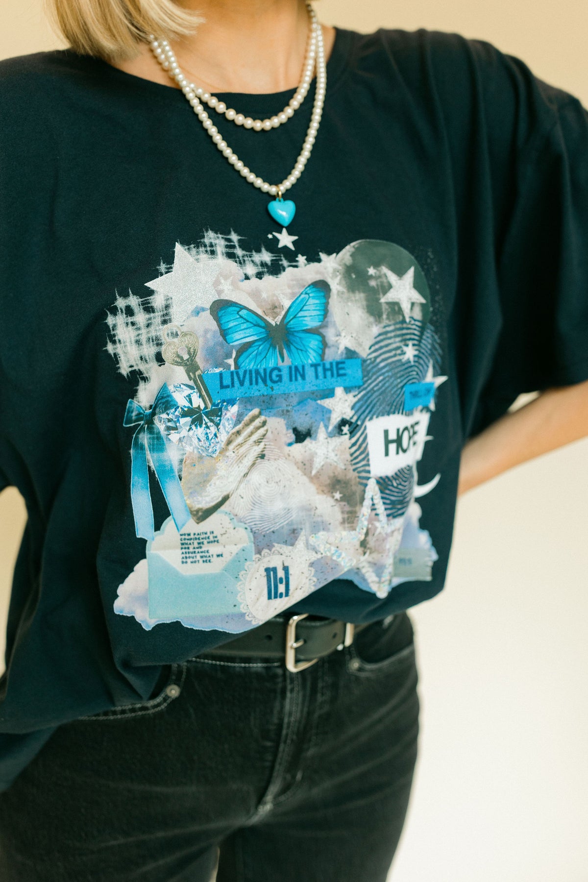 Living in Hope Graphic Onesize Tee - Navy