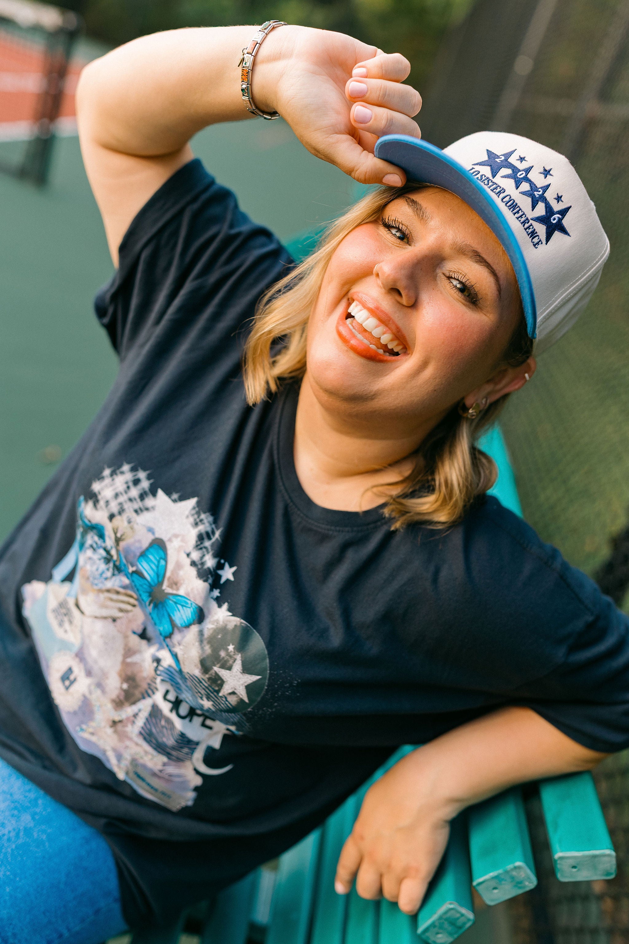 Living in Hope Graphic Onesize Tee - Navy